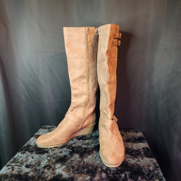 A2 by Aerosoles Tan Size 10 Wegde Boots - Picture 1 of 5